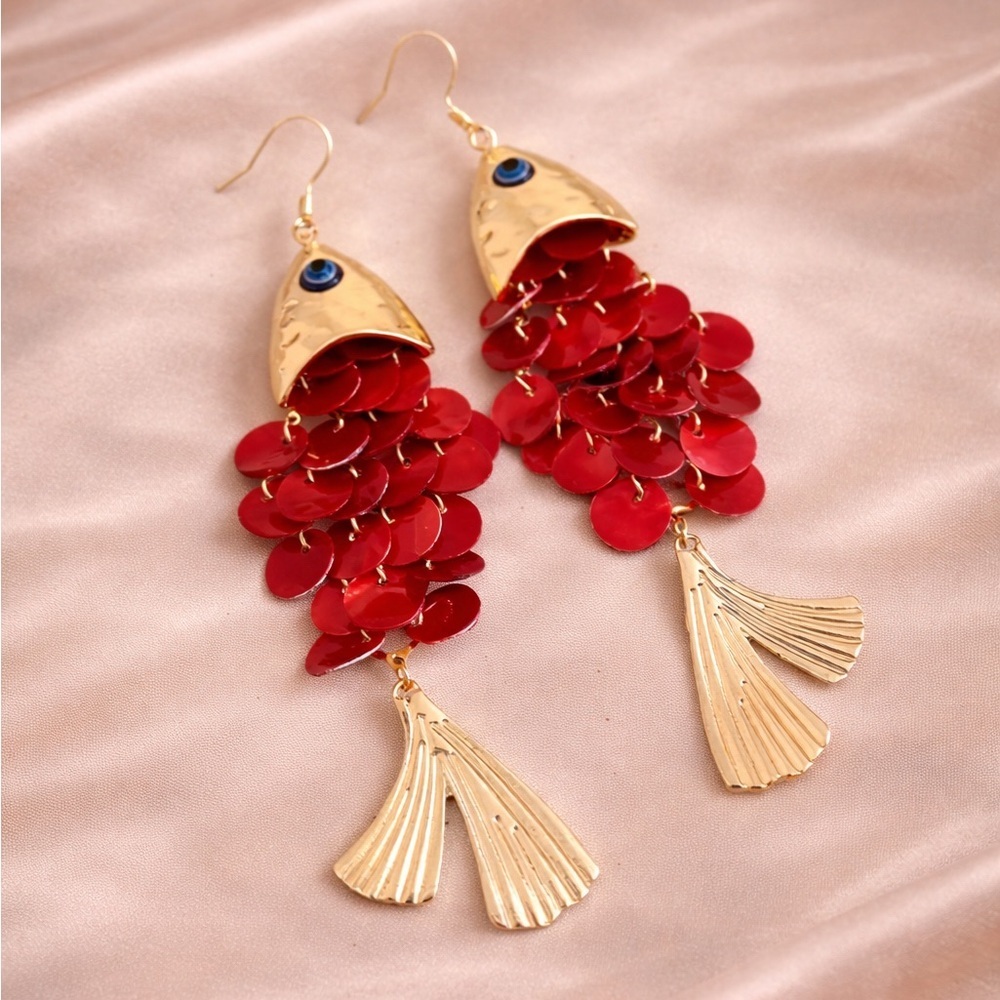Red Fish Shell Gold Earrings - Picture 2 of 2